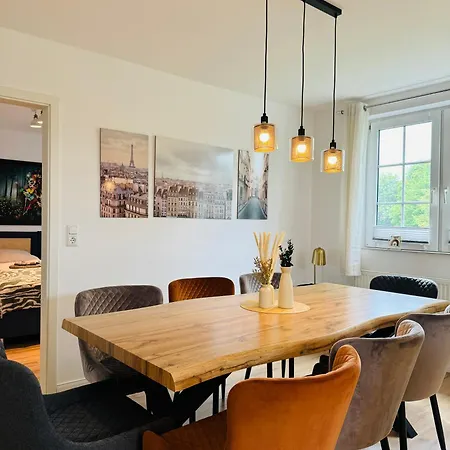 Traumhaftes Familiendomizil In - 500m, Kostenlos Parken, Garten