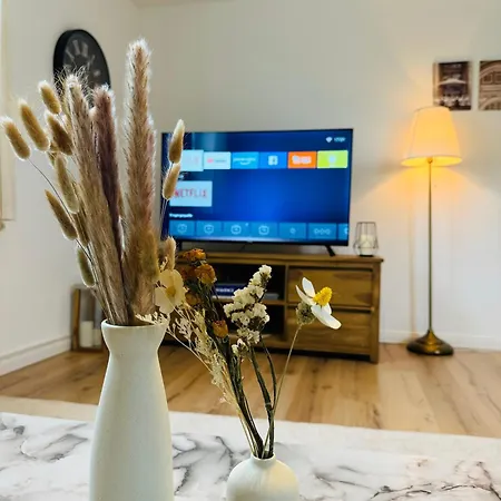 Apartment Traumhaftes Familiendomizil In - 500m, Kostenlos Parken, Garten *
